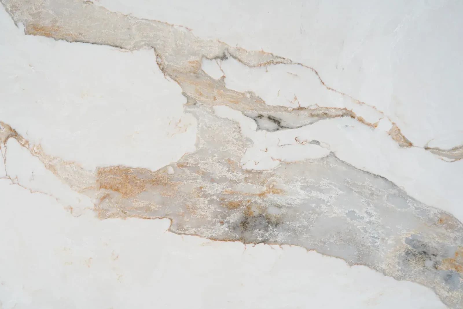 Horizon Calacatta Bronzite